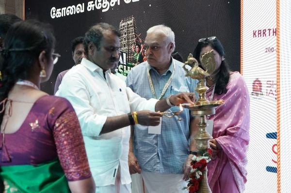 தொடக்க விழா — குத்துவிளக்கு ஏற்றி மேளா தொடக்கம்