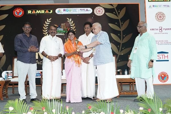 சிறந்த MSME நிறுவனங்களுக்கு விருது வழங்கல்